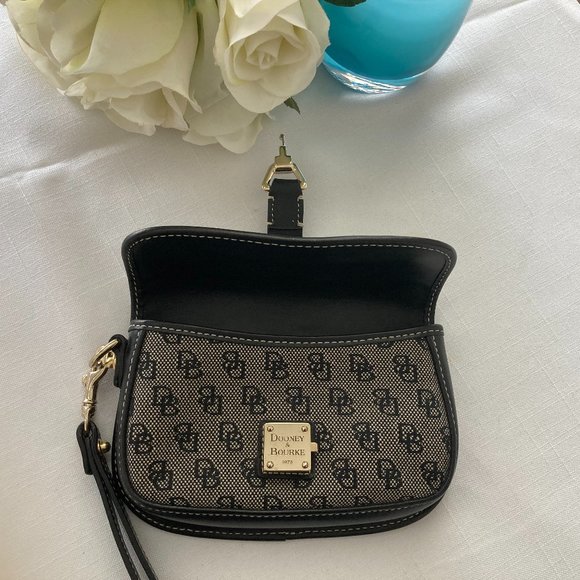 Dooney & Bourke Wristlet - Picture 3 of 8